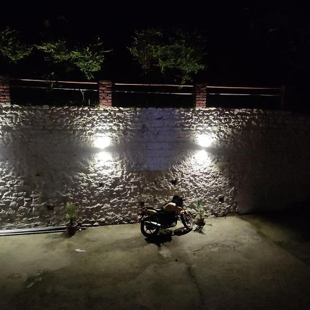 Hotel Royal Chamba  Exterior photo
