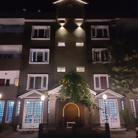 Hotel Royal Chamba  Exterior photo