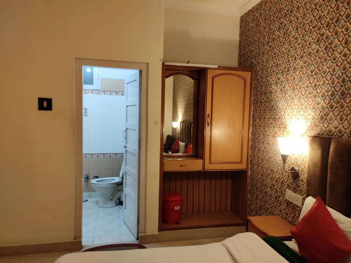 Hotel Royal Chamba  Exterior photo