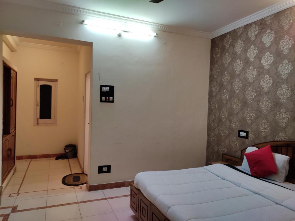 Hotel Royal Chamba  Exterior photo