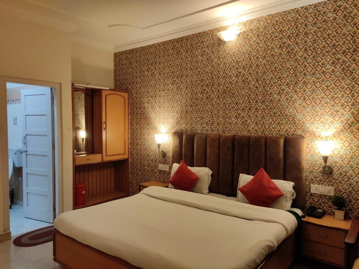 Hotel Royal Chamba  Exterior photo